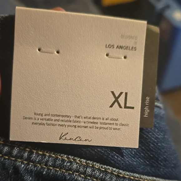 Denim Button-Up Women's Shorts - Picture 4 of 4